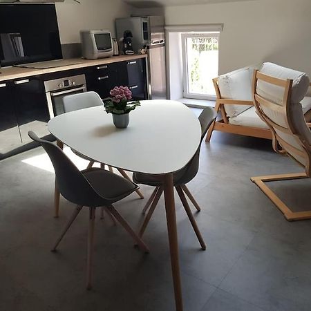 Petite Maison Type Loft En Plein Bourg D'Ambazac Buitenkant foto