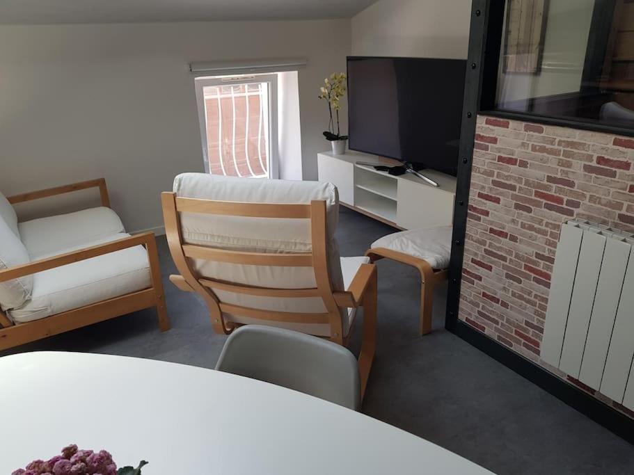 Petite Maison Type Loft En Plein Bourg D'Ambazac Buitenkant foto